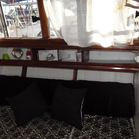 ホテル Precioso Barco En Barcelona バダロナ エクステリア 写真