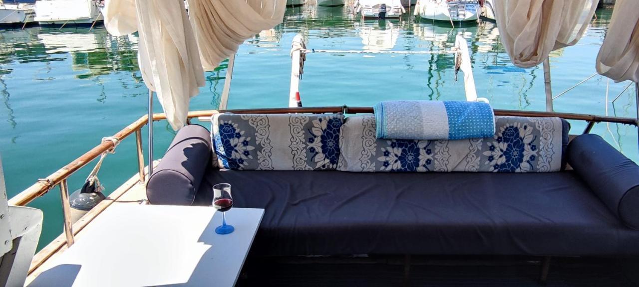 ホテル Precioso Barco En Barcelona バダロナ エクステリア 写真