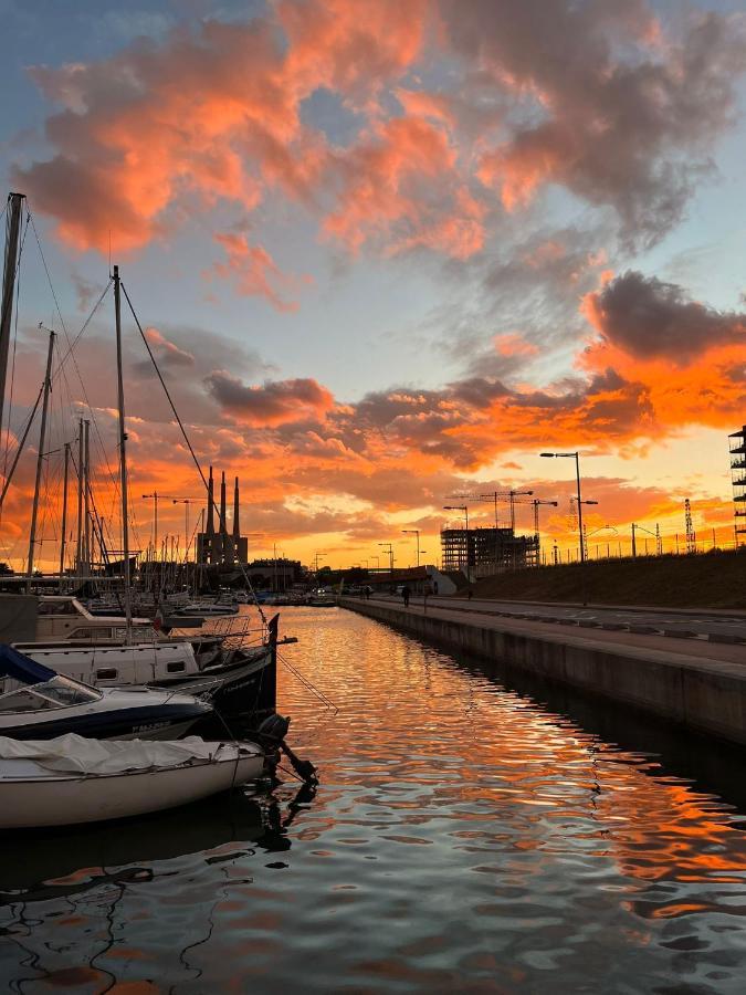 ホテル Precioso Barco En Barcelona バダロナ エクステリア 写真