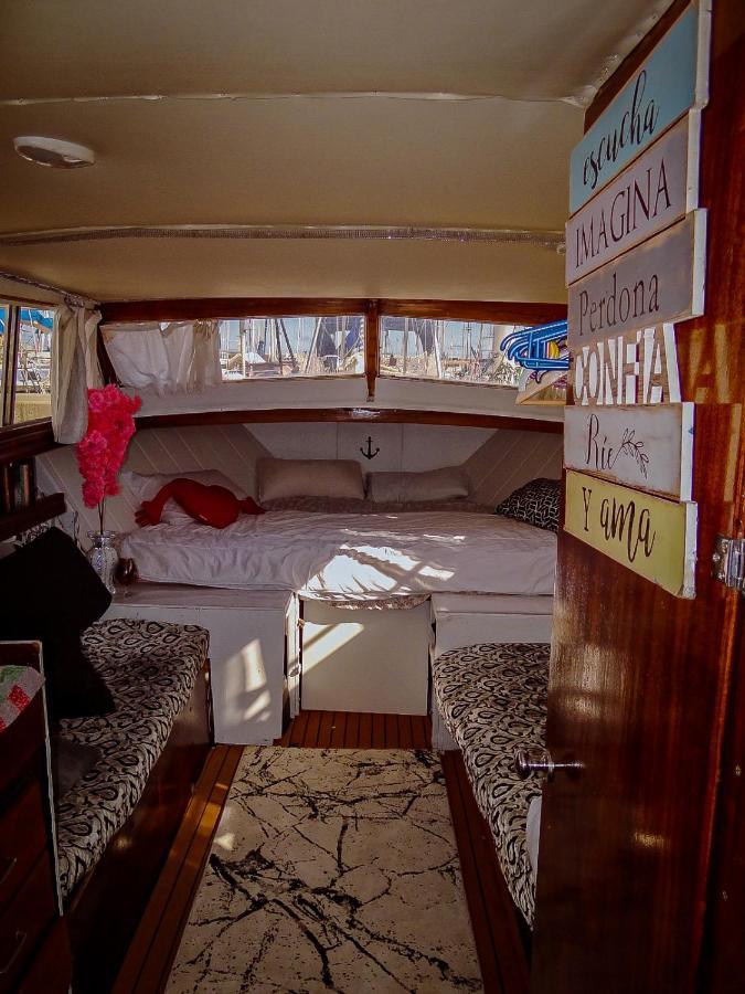 ホテル Precioso Barco En Barcelona バダロナ エクステリア 写真